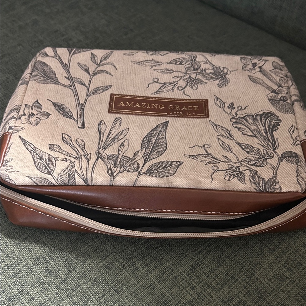 Amazing Grace Floral Canvas and Brown Faux Leather Bible Case